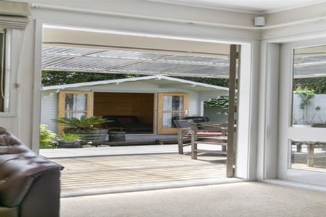 Photo of property in 1/274b Birkdale Road, Birkdale, Auckland, 0626