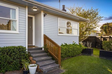 Photo of property in 1/86 Tirimoana Road, Te Atatu South, Auckland, 0602