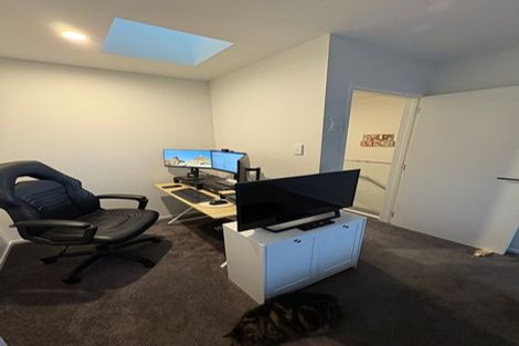 Photo of property in 4/89 Beach Road, Te Atatu Peninsula, 0610