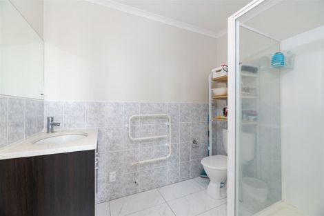 Photo of property in 10 Roy Maloney Drive, Henderson, Auckland, 0612