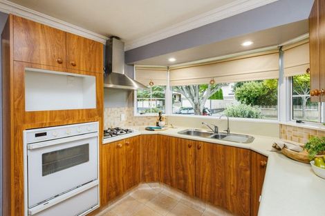 Photo of property in 9 Churchill Avenue, Hokowhitu, Palmerston North, 4410
