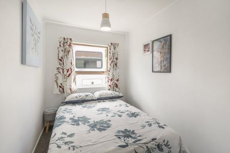 Photo of property in 16 Weggery Drive, Waikanae Beach, Waikanae, 5036