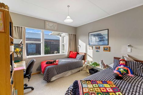 Photo of property in 16 Maunder Street, Marton, 4710