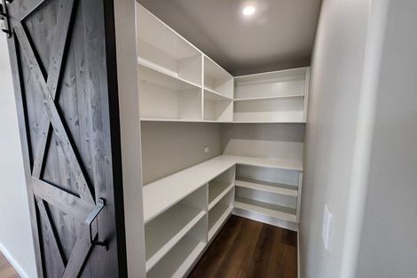 Photo of property in 35 Akoranga Place, Hornby, Christchurch, 8042