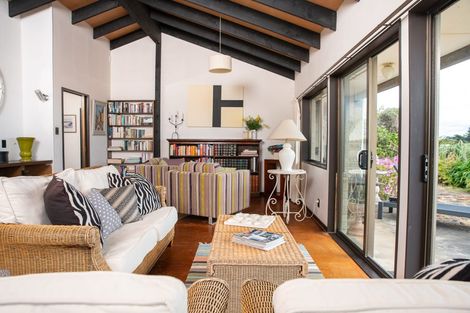 Photo of property in 43 Field Way, Waikanae Beach, Waikanae, 5036