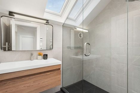 Photo of property in 3 Strowan Road, Strowan, Christchurch, 8052
