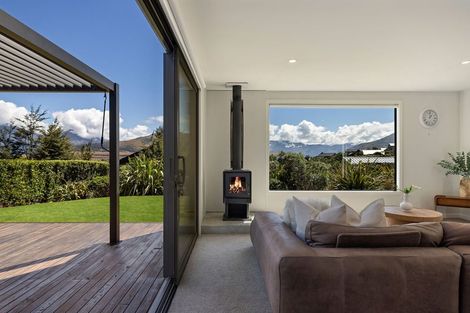 Photo of property in 3 Caithness Court, Jacks Point, Queenstown, 9371