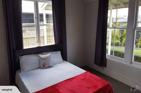 Photo of property in 16 Stewart Crescent, Hokowhitu, Palmerston North, 4410