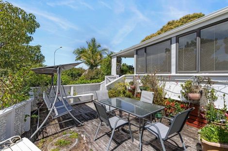 Photo of property in 15 Marinich Drive, Ranui, Auckland, 0612