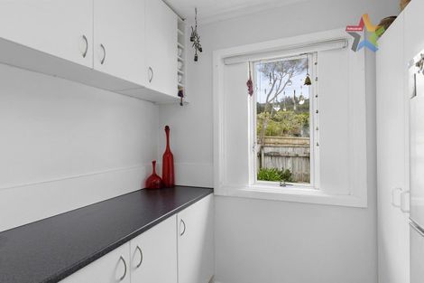 Photo of property in 39 Raukawa Street, Stokes Valley, Lower Hutt, 5019