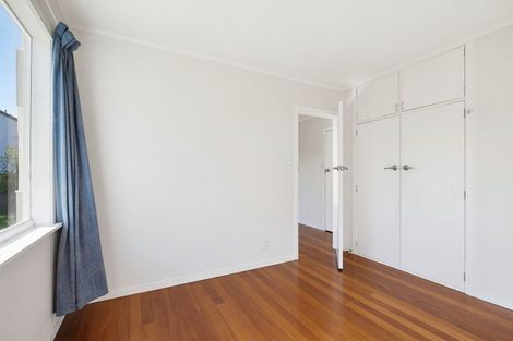 Photo of property in 3/139 Queens Drive, Lyall Bay, Wellington, 6022