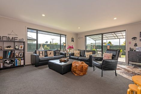 Photo of property in 4 Angelina Way, Kelvin Grove, Palmerston North, 4414