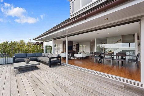 Photo of property in 306 Hurstmere Road, Takapuna, Auckland, 0622