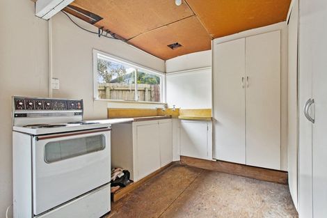 Photo of property in 13 Emirau Place, Glenfield, Auckland, 0629