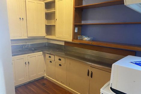 Photo of property in 6 Young Street, New Plymouth, 4310