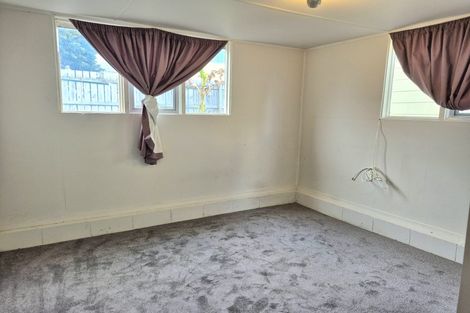 Photo of property in 8 Sabot Place, Massey, Auckland, 0614