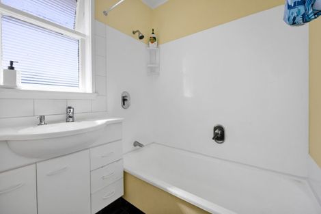 Photo of property in 15a Pratt Street, Waitara, 4320