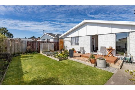 Photo of property in 2/97 Hay Street, Bromley, Christchurch, 8062