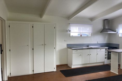 Photo of property in 2/98 Chislehurst Street, Henderson, Auckland, 0612