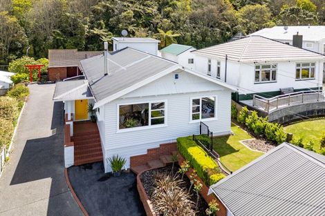 Photo of property in 15 Omar Street, Khandallah, Wellington, 6035