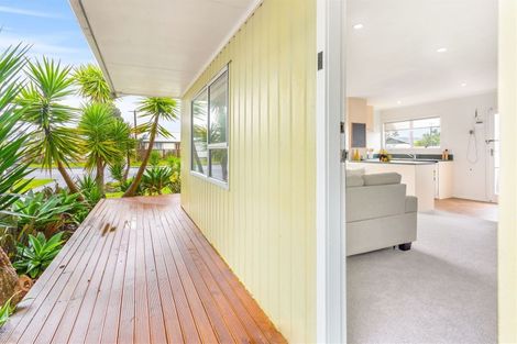 Photo of property in 1/322 Royal Road, Massey, Auckland, 0614