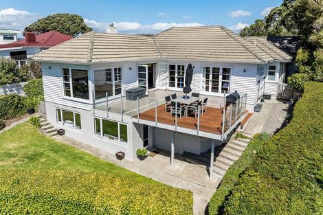 Photo of property in 61 Seaview Road, Paremata, Porirua, 5024