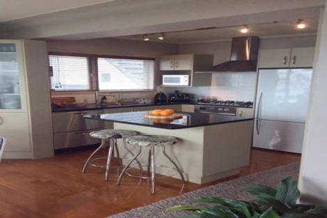 Photo of property in 73 Sylvan Avenue, Northcote, Auckland, 0627