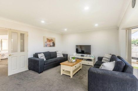 Photo of property in 6 Shearwater Rise, Paraparaumu Beach, Paraparaumu, 5032