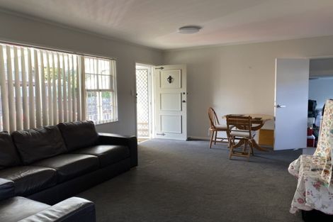 Photo of property in 1/23 Manhattan Heights, Glendene, Auckland, 0602