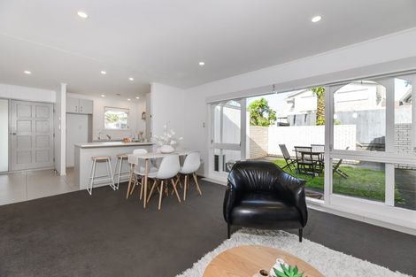 Photo of property in 28 Matuhi Rise, Henderson, Auckland, 0612