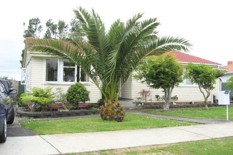 Photo of property in 16 Corsair Crescent, Mangere, Auckland, 2022