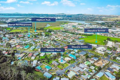 Photo of property in 7 Beazley Place, Glendene, Auckland, 0602