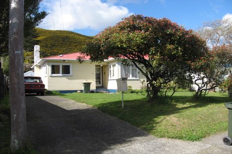 Photo of property in 49 Peel Place, Wainuiomata, Lower Hutt, 5014
