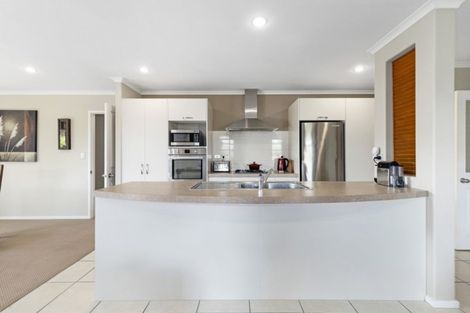 Photo of property in 56 Winchester Place, Rototuna North, Hamilton, 3210