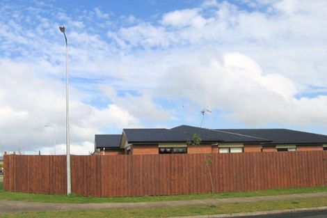 Photo of property in 1 Corsair Place, Melville, Hamilton, 3206