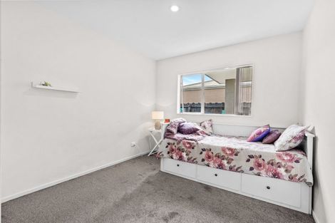 Photo of property in 106 Popokatea Drive, Takanini, 2112