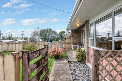 Photo of property in 2/29 Nikau Street, New Lynn, Auckland, 0600