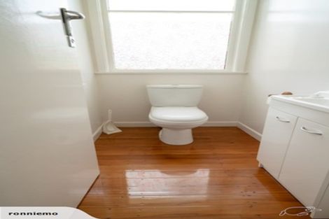 Photo of property in 32 Karekare Road, Karekare, New Lynn, 0772