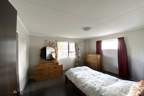 Photo of property in 75 Horokiwi Road West, Newlands, Wellington, 6037