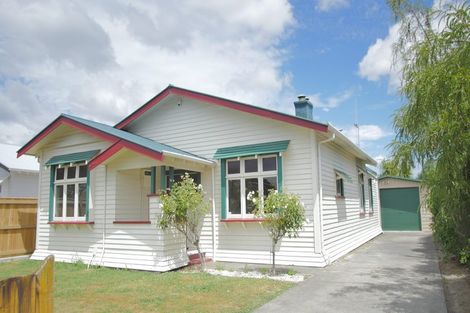 Photo of property in 76 Victoria Avenue, Palmerston North, 4410