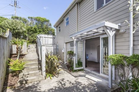 Photo of property in 1a Cecil Road, Tawa, Wellington, 5028