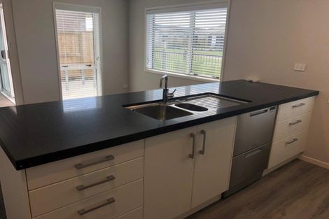 Photo of property in 12 Naeo Close, Papamoa Beach, Papamoa, 3118