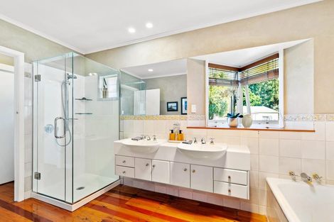 Photo of property in 33 Covil Avenue, Te Atatu South, Auckland, 0610