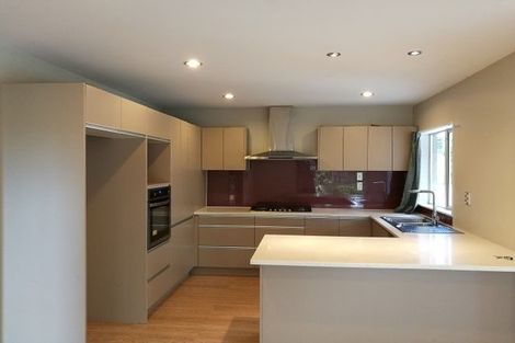 Photo of property in 21a Kerswill Place, Pakuranga, Auckland, 2010