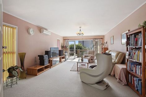 Photo of property in 45 Pigeon Mountain Road, Half Moon Bay, Auckland, 2012