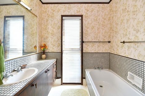 Photo of property in 47 Stapleford Crescent, Browns Bay, Auckland, 0630