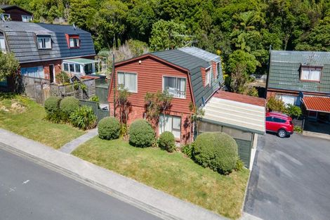 Photo of property in 85 Churton Drive, Churton Park, Wellington, 6037