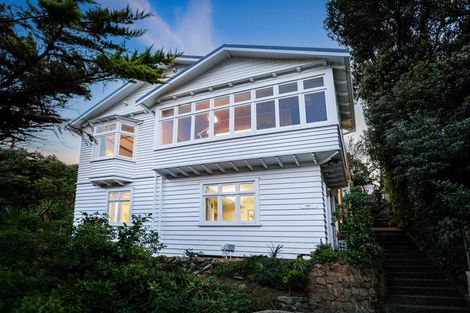 Photo of property in 196 Evans Bay Parade, Roseneath, Wellington, 6021