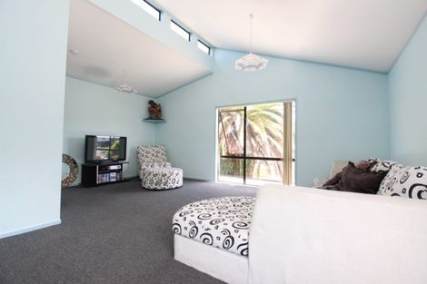 Photo of property in 31 Aronia Way, Goodwood Heights, Auckland, 2105