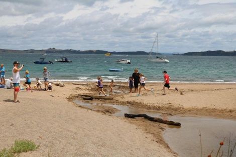 Photo of property in 18 Rewa Place, Russell, 0202